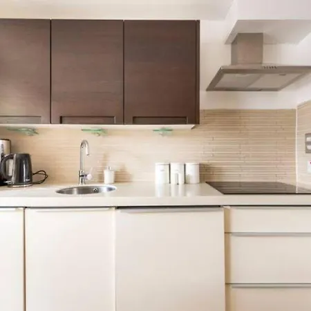 Apartment Super Beautiful Three Bedroom London