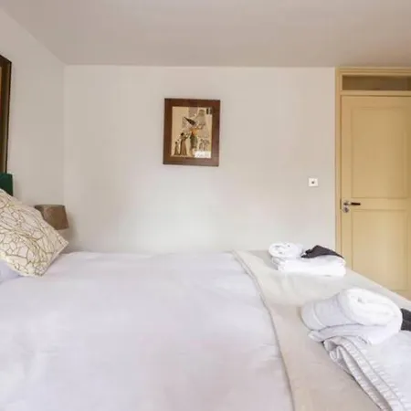 Super Beautiful Three Bedroom * London