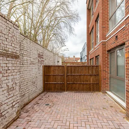 North - One Bed Flat- Entire Unit * London