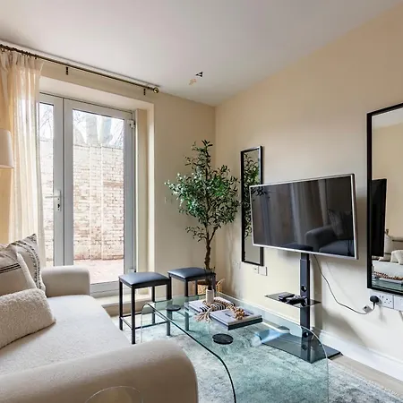 North - One Bed Flat- Entire Unit London