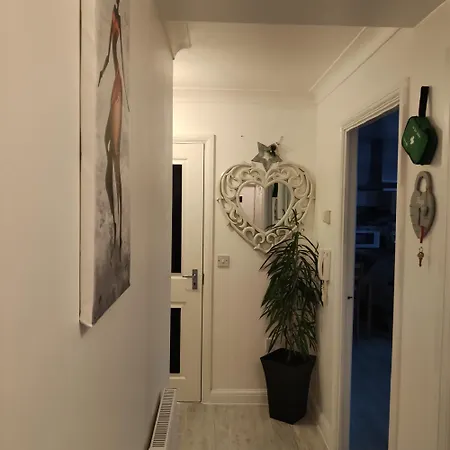 Stunning 2-bed In London Apartment