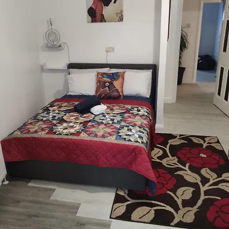 Stunning 2-bed In London Dagenham