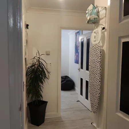 Apartment Stunning 2-bed In London *