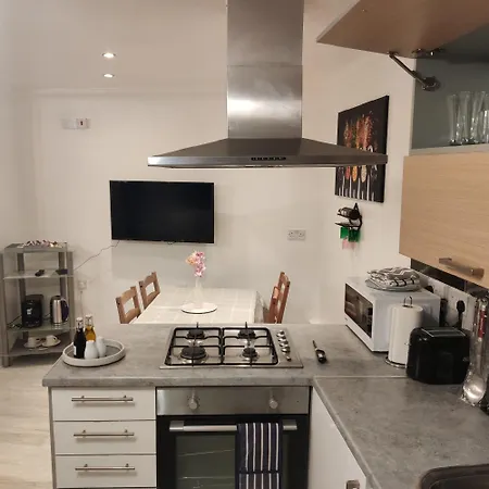 Apartment Stunning 2-bed In London Dagenham