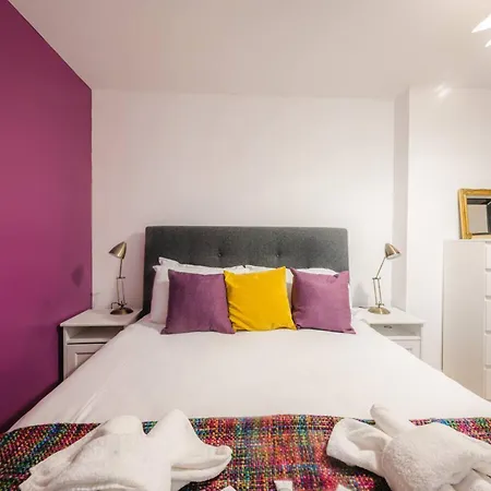 Pass The Keys Modern 2-bed With Private Balcony, Near Dalston Junction Station - Ideal Urban Retreat!