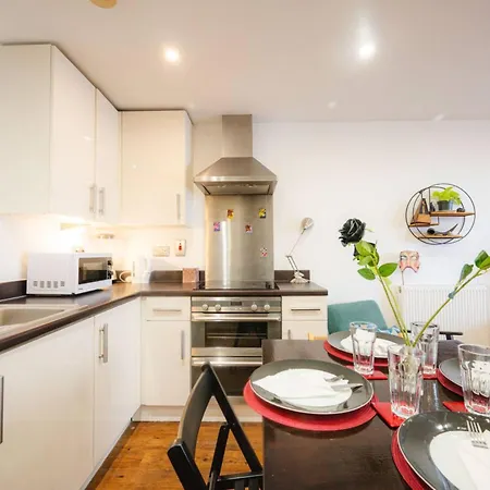 Pass The Keys Modern 2-bed With Private Balcony, Near Dalston Junction Station - Ideal Urban Retreat! Apartment *