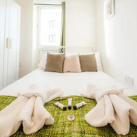 Apartment Pass The Keys Modern 2-bed With Private Balcony, Near Dalston Junction Station - Ideal Urban Retreat!