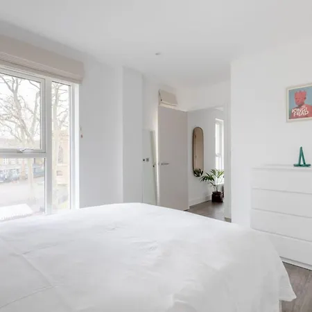 Elegant & Serene 2bd Flat Wroof Terrace Hoxton! London