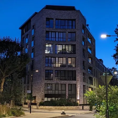 Elegant & Serene 2bd Flat Wroof Terrace Hoxton! Apartment