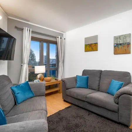 Apartment Lovely 3bd Flat, Parking, Sleeps Six Close To O2