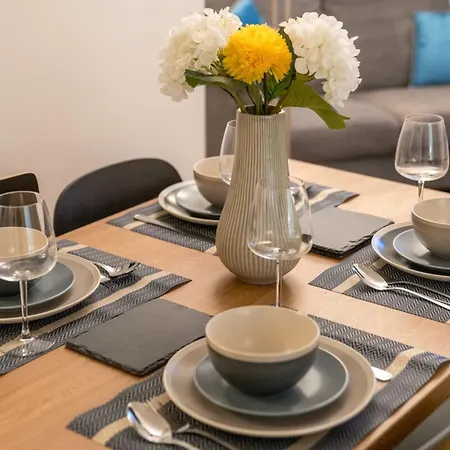 Apartment Lovely 3bd Flat, Parking, Sleeps Six Close To O2 London