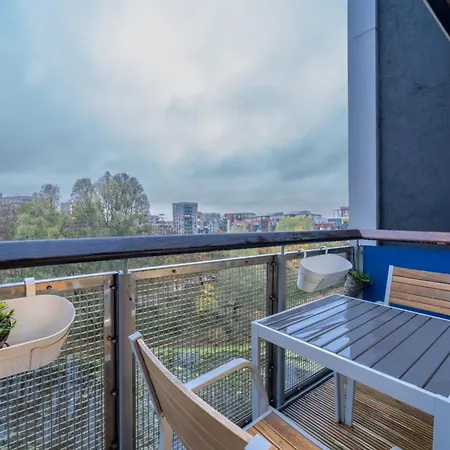 Lovely 3bd Flat, Parking, Sleeps Six Close To O2 London