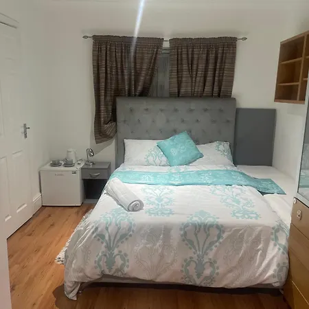 Double En-suite Free Parking *