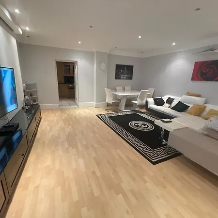 Double En-suite Free Parking Guest house Ilford