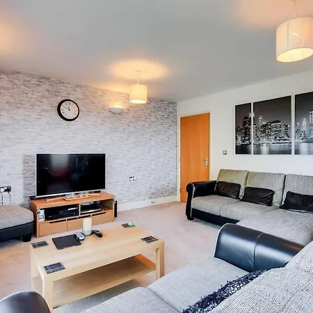 Apartment Modern 2 Bed 2 Bath With Balcony In Rayners Lane Harrow Near Wembley Greater London Pinner