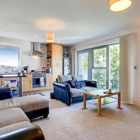 Apartment Modern 2 Bed 2 Bath With Balcony In Rayners Lane Harrow Near Wembley Greater London Pinner