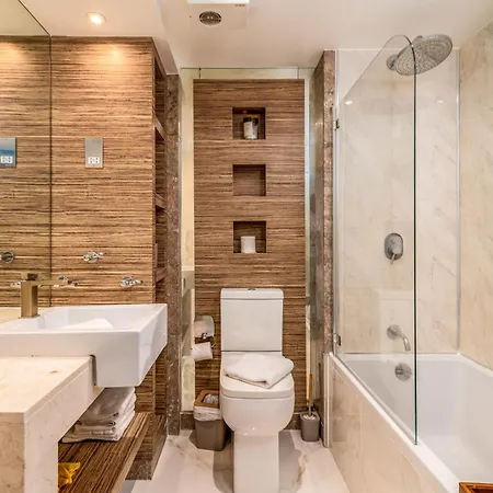 Canary Wharf Retreat With Free Secure Parking * London