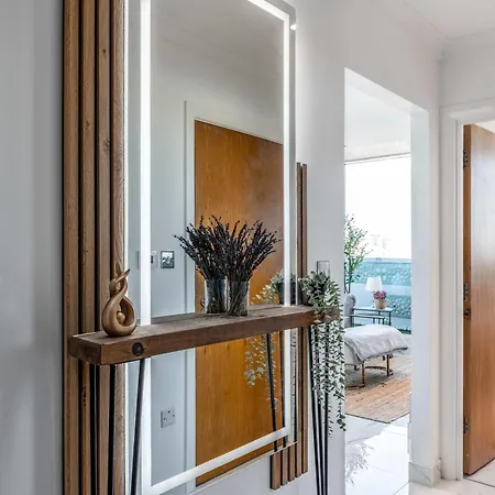 Canary Wharf Retreat With Free Secure Parking Apartment London