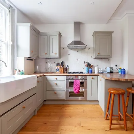 Cosy And Spacious Apartment *
