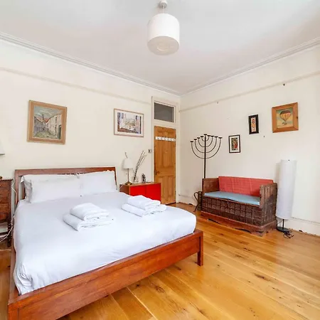 Cosy And Spacious
