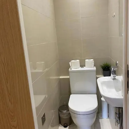 Lovely Private In Euston, ホームステイ *