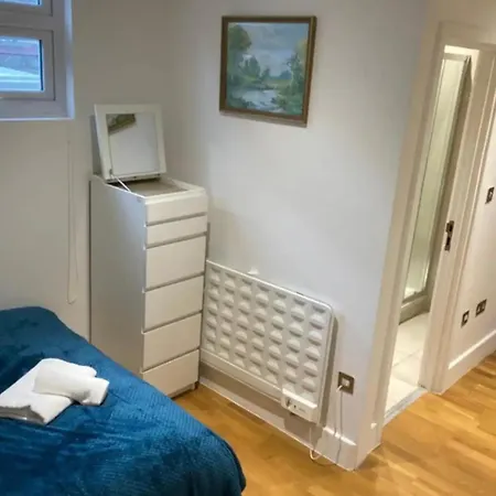 ホームステイ Lovely Private In Euston,