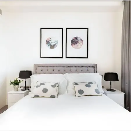 Lovely 2 Beds Flat - A/c - Lift. Apartment *