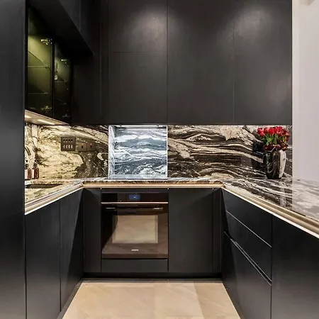 Unique 1 Bedroom Luxury Haven In Apartment London