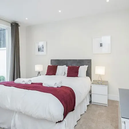 Apartment Roomspace Serviced Apartments- Lyons House *
