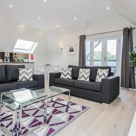 Roomspace Serviced Apartments- Lyons House Apartment