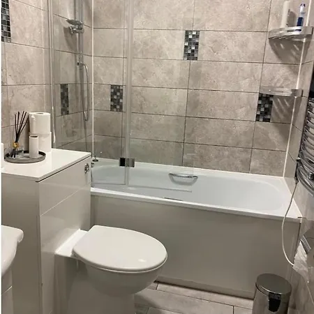 Flat1, 417 Fulham *