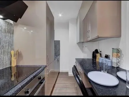Flat1, 417 Fulham * Londres