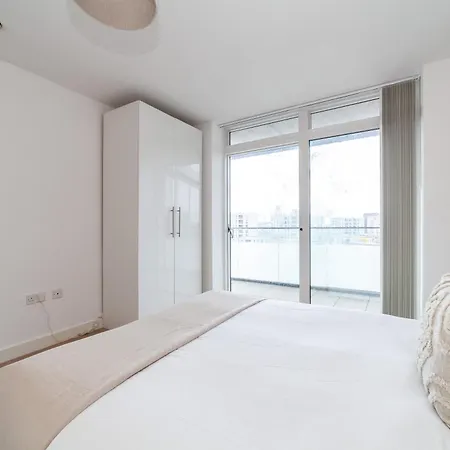 The Thames Collection Apartment London