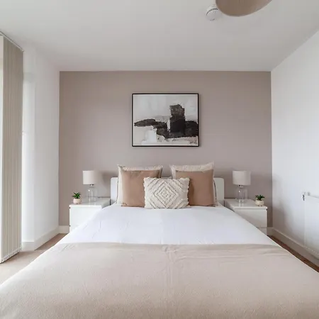 The Thames Collection Apartment London