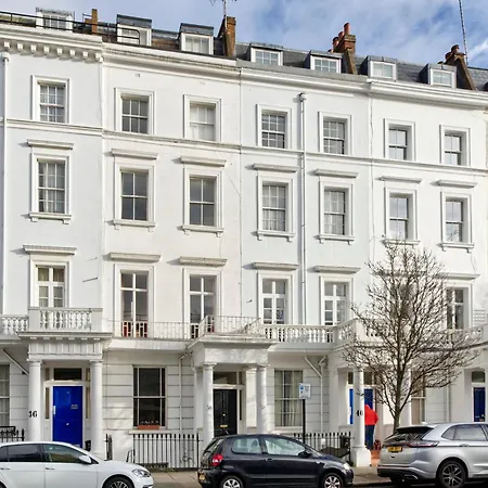 Spacious Pimlico By Underthedoormat