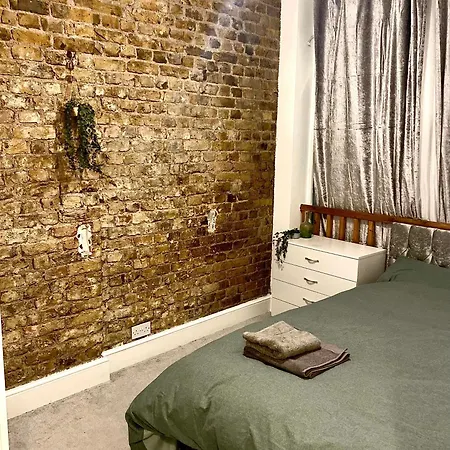 Modern 4-bedroom In Fulham,