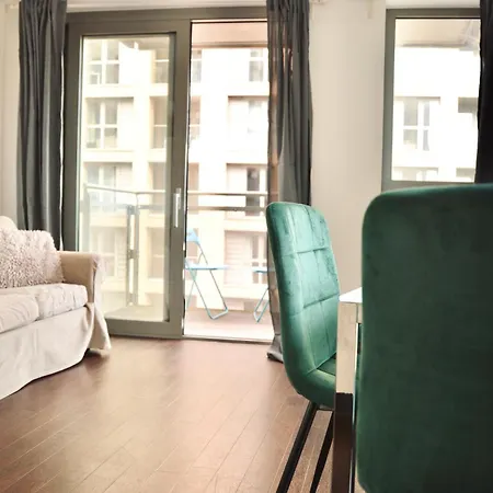 Venice Court Apartment