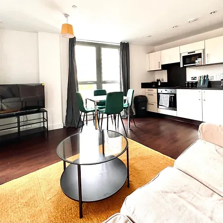 Venice Court Apartment