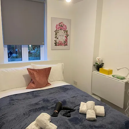 Homestay Lovely Double In Euston & Square In London