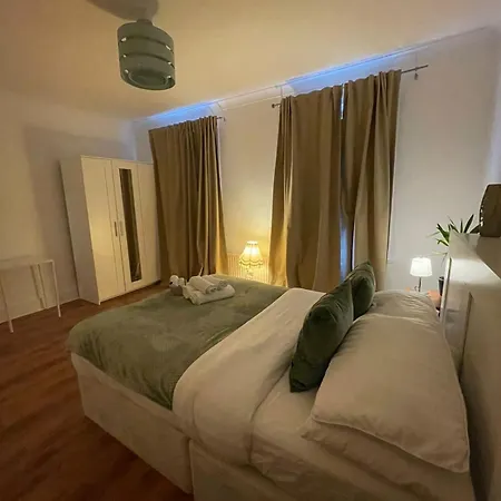 Park View Homestay *
