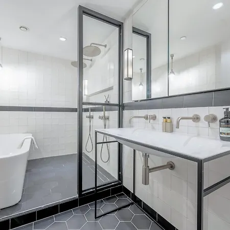 The Soho Star Apartment