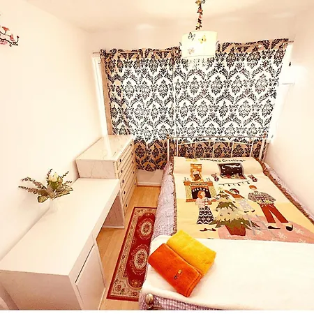 Homestay Excellent Double In Cheap Rate Around London