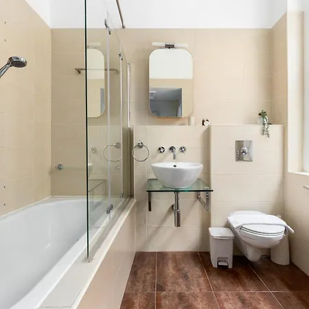 The Chiswick Apartment *