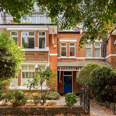 The Chiswick Apartment *