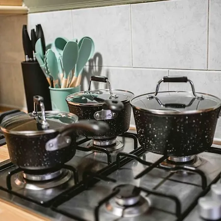 1 Bedroom, 5 Minutes Walk To Angel Station,
