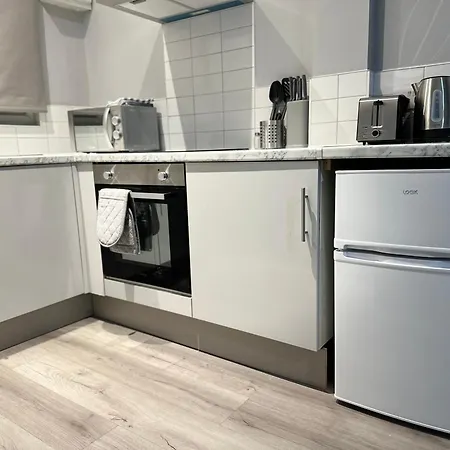 Ruxley Apartment *