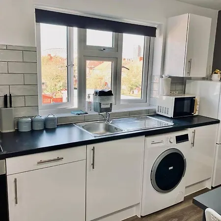 Lively Loft 30min To London