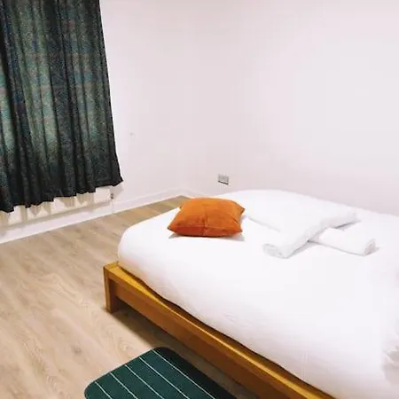 5 Bedroom Holiday home