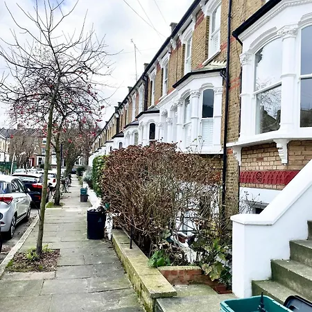 Great Value With Garden In Tufnell Park Near Emirates Stadium And 10 Mins To Kings Cross London