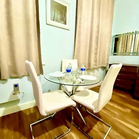 Stylish One Bed Studio Oxford Street In Central Apartment London